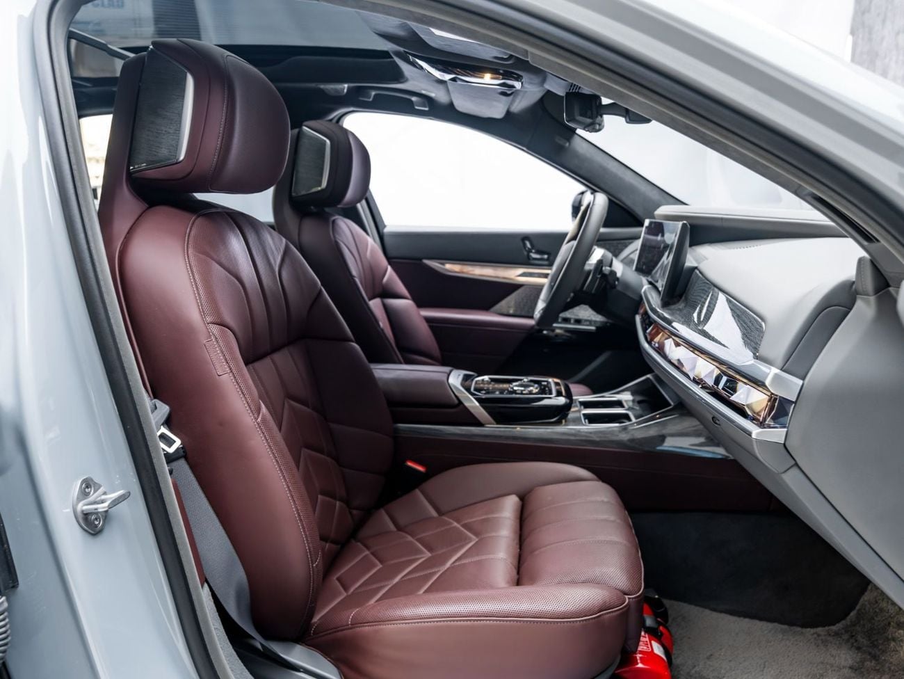 BMW 760i XDRIVE MASTERCLASS M SPORT PACKAGE BUY NOW, PAY 2027 | THE BLACKLINE STANDARD | 2030 BMW Warranty + Service Contract, GCC