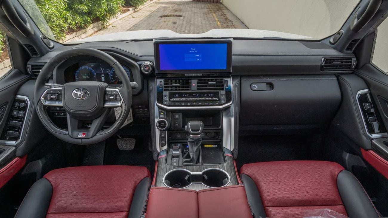 Toyota Land Cruiser LC 3.5 GRS(ATT BLACK INSIDE GRS BLACK& DK.RED)2026