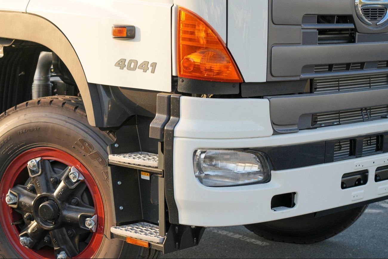 Hino 700 700ZS 4041 12.9L 39.5T CHASSIS CAB 6X4 M/T DIESEL