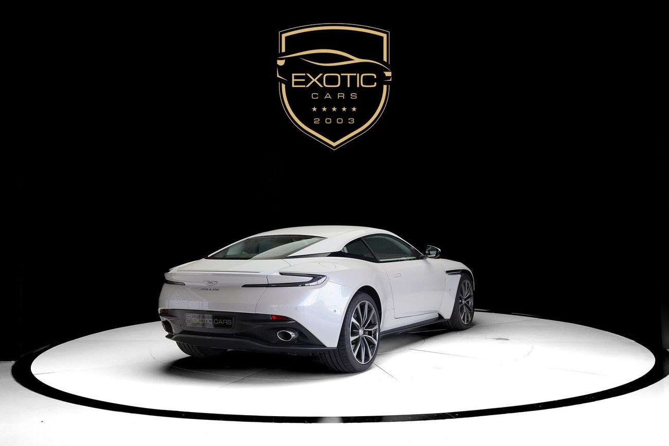 Aston Martin DB11 Std 5.2L