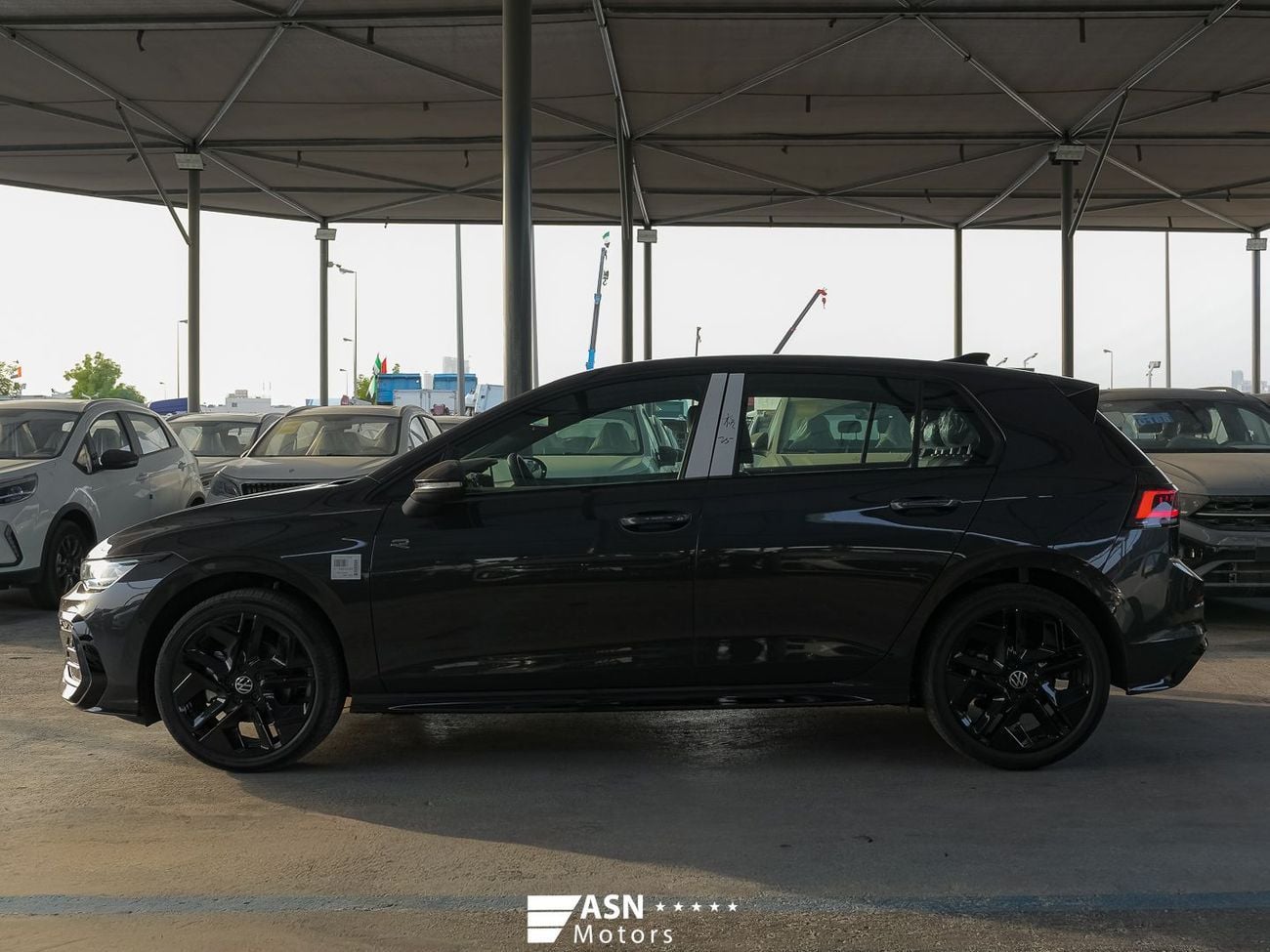 فولكس واجن جولف  Black Package Full Edition 2025 (Clearance Price)