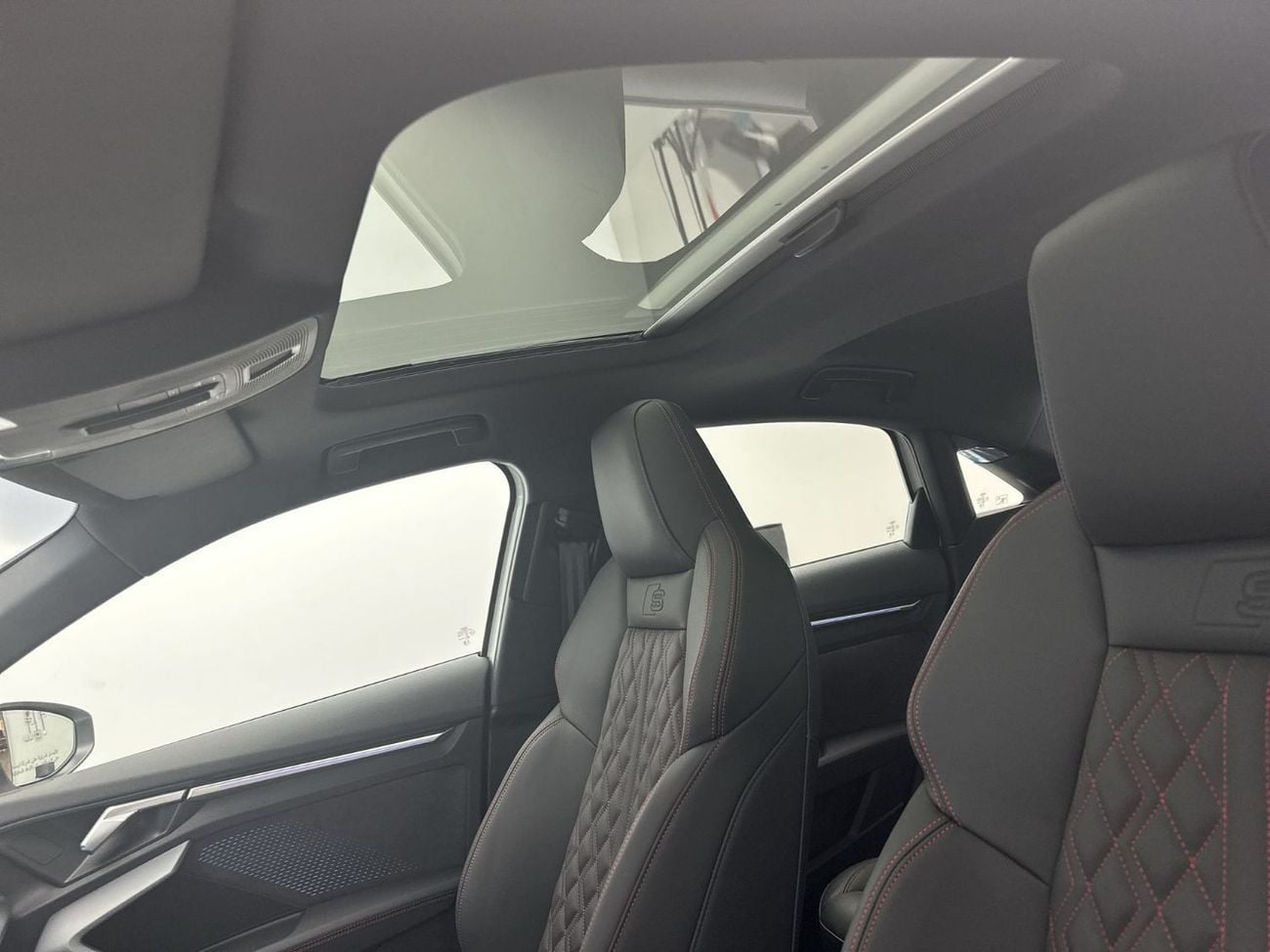 أودي S3 TFSI quattro 2.0L Sedan TFSI 333hp (Ref# 16542)