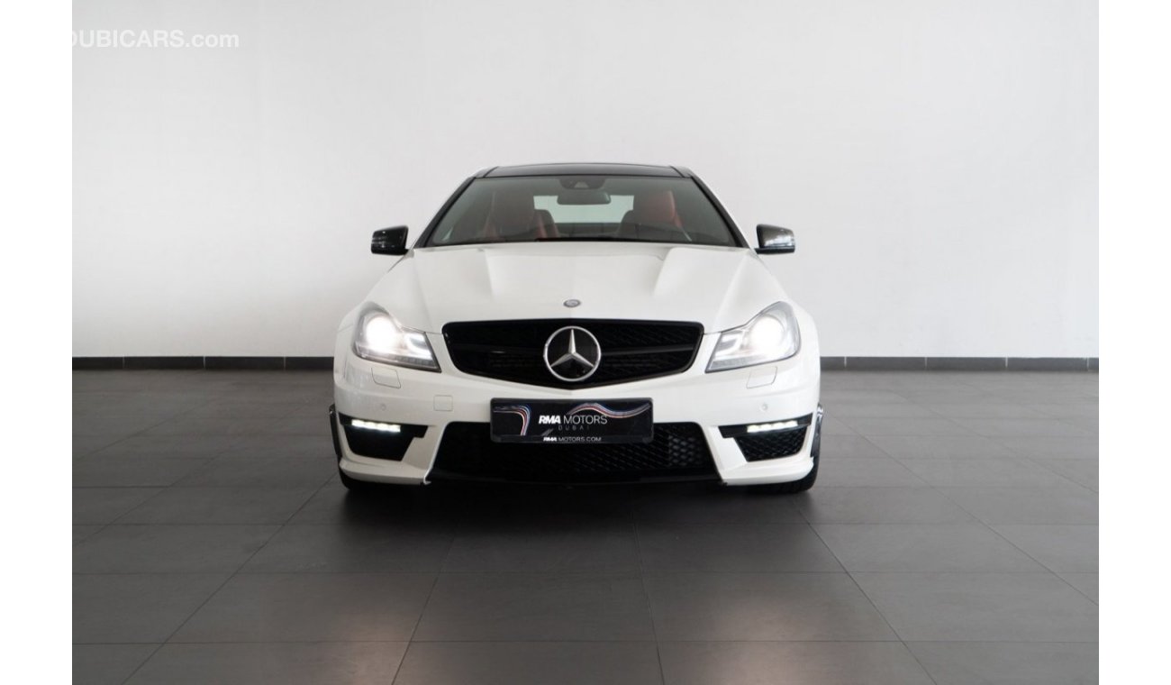 Mercedes-Benz C 63 AMG Std 2013 Mercedes-Benz C63 / P30 Performance Pack