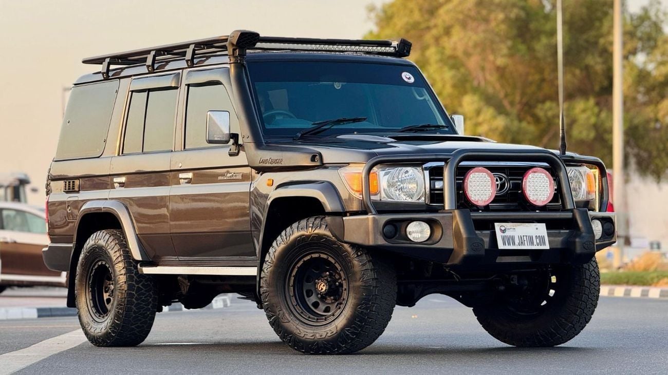 Toyota Land Cruiser 70 OFF-ROAD READY | RHD | MANUAL TRANSMISSION | 4500CC DIESEL | 2015 | BULL BAR + LED LIGHTS | ROOF RAC