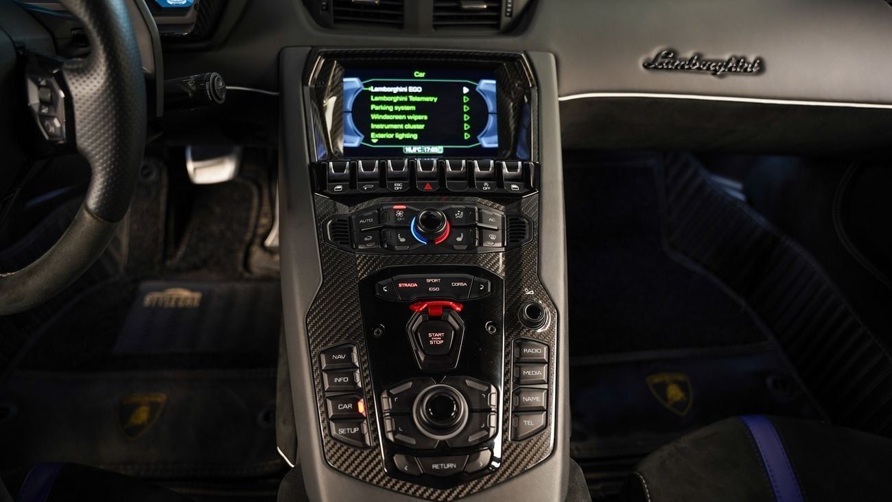 لامبورغيني أفينتادور Lamborghini Aventador SVJ – 2019 (1 of 900 Worldwide)