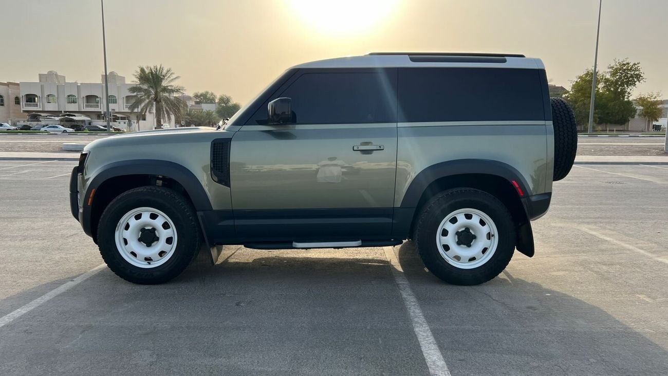 Land Rover Defender P300