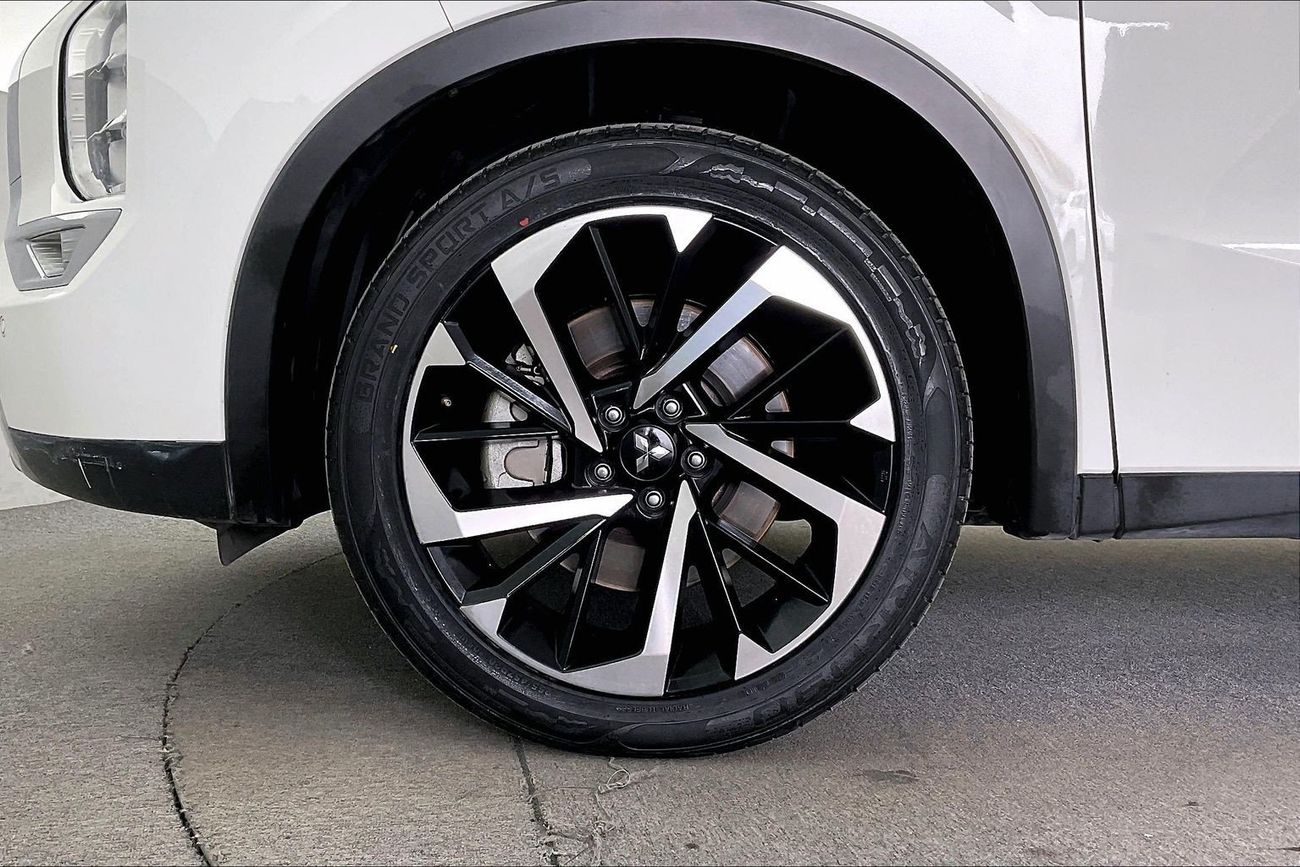 Mitsubishi Outlander Highline | Guaranteed Warranty | 0 Down Payment