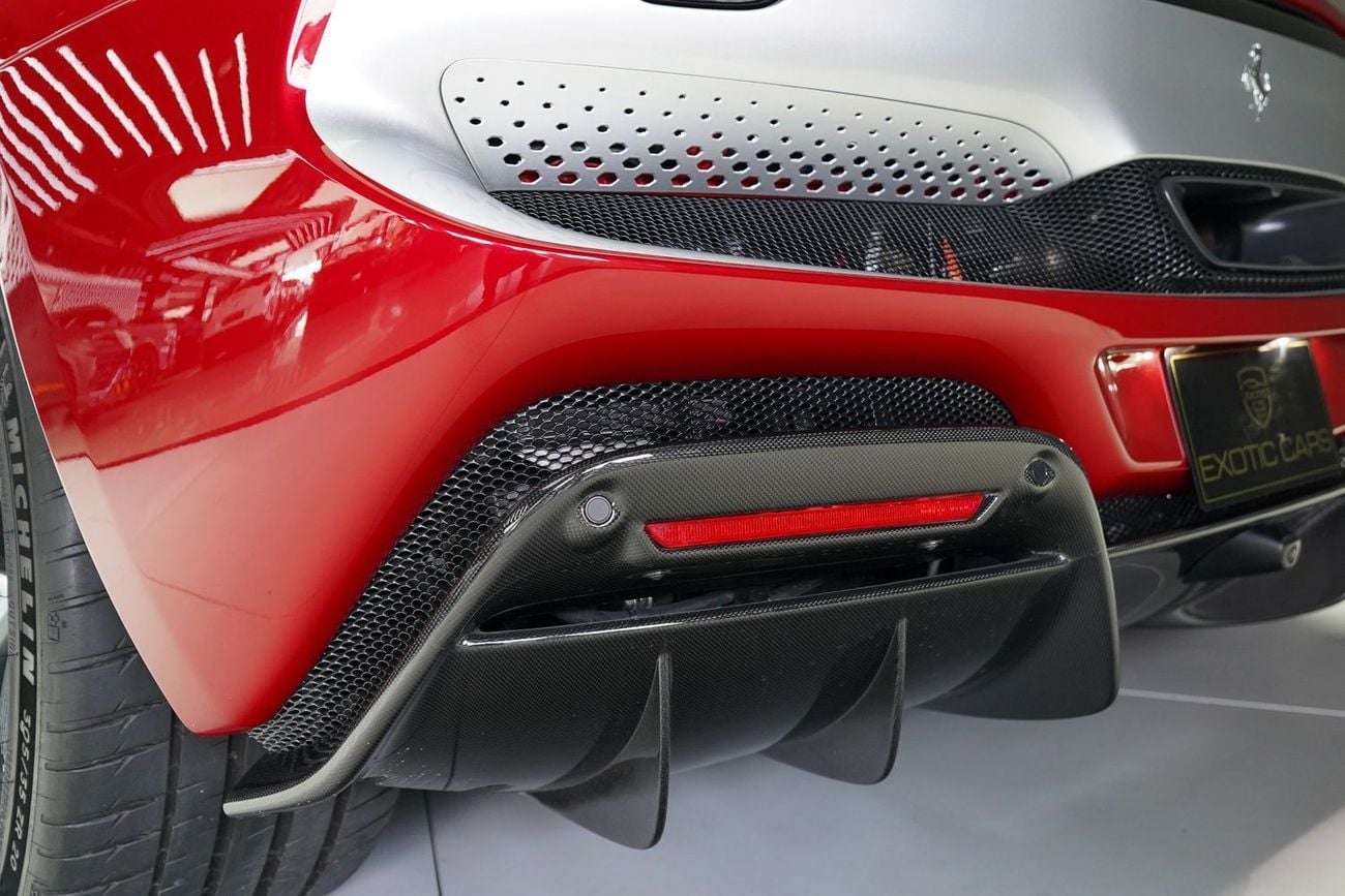 فيراري 296 GTS