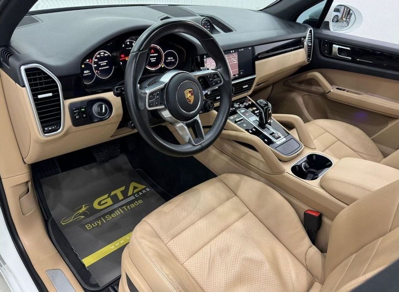 Porsche Cayenne Std 3.0L (335 HP) 2018 Porsche Cayenne, Warranty, Full Service History, Excellent Condition, GCC
