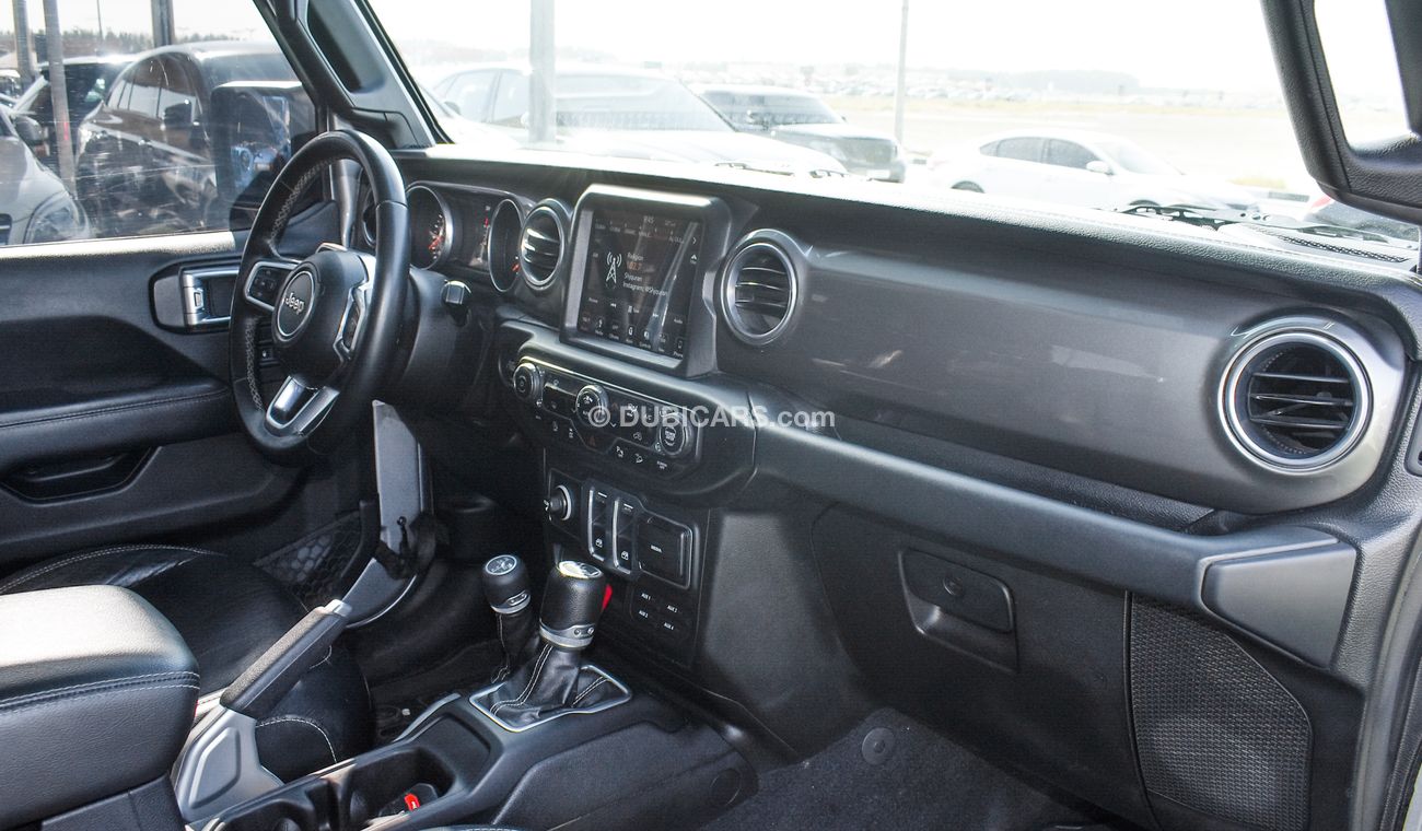 Jeep Wrangler Sahara