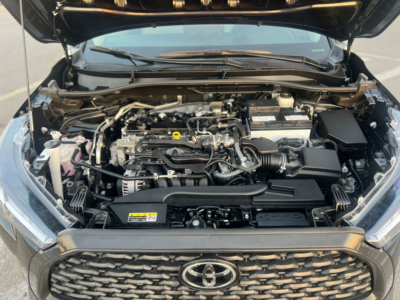 Toyota Corolla Cross 2025 Toyota Corolla Cross L Low Mileage - 2.0L V4 - Rear Camera