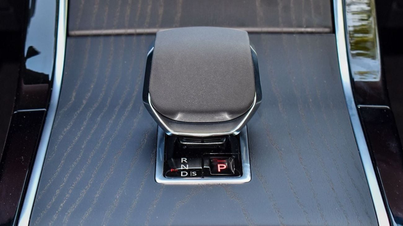 لاند روفر رانج روفر إيفوك SE P250 DYNAMIC 2025! FIVE YEARS WARRANTY!! THREE YEARS SERVICE CONTRACT