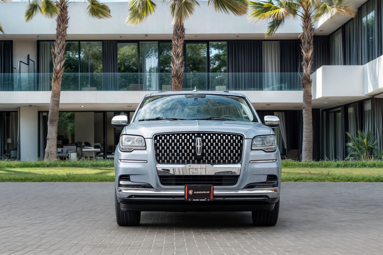 لينكولن نافيجاتور Navigator Presidential | 4,368 P.M | 0% Downpayment | Excellent Condition!
