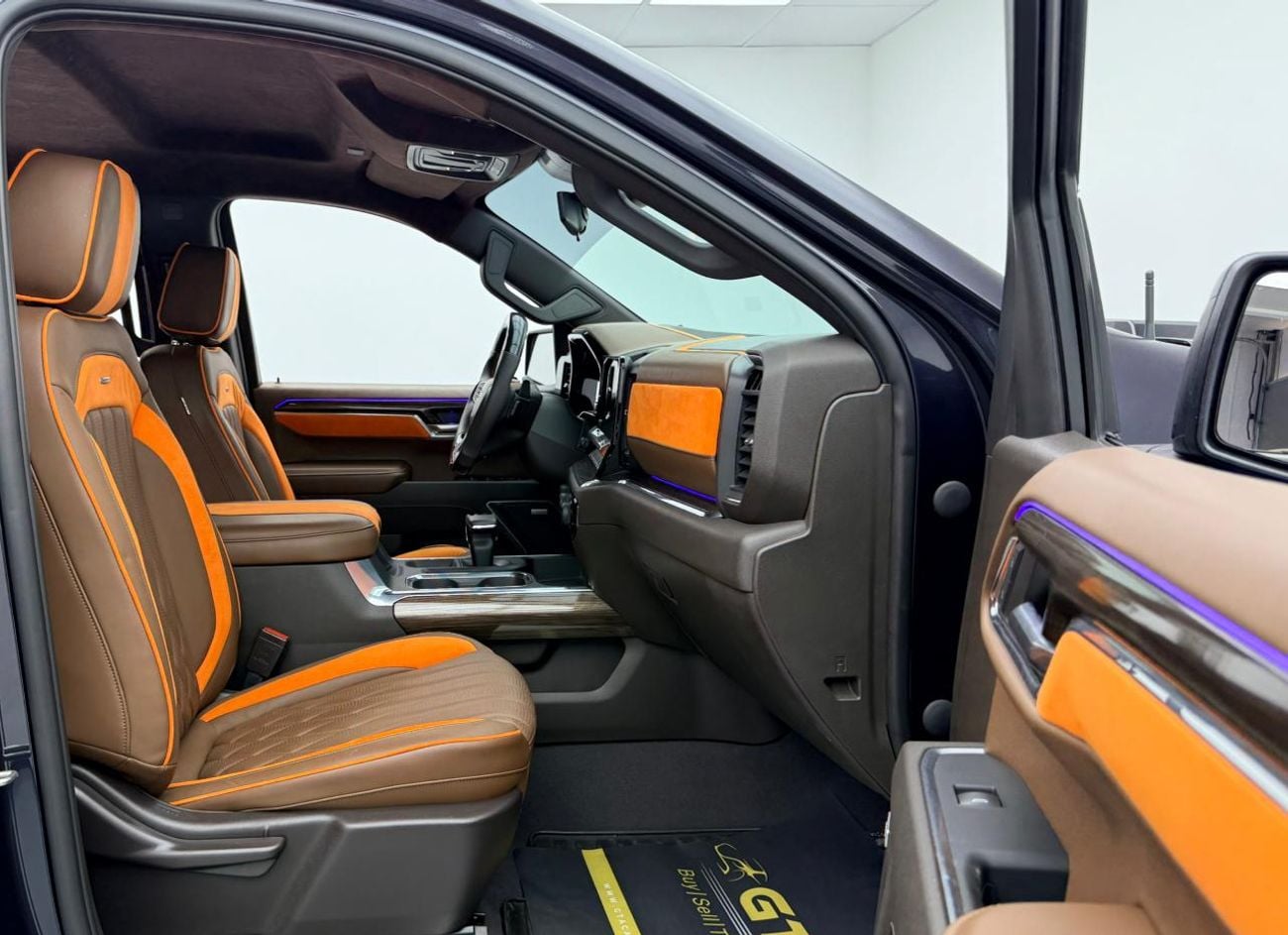 شيفروليه سيلفارادو 2023 Chevrolet Silverado Trail Boss Z71 Shaheen Edition, 2027 Chevrolet Warranty, Low Km, GCC