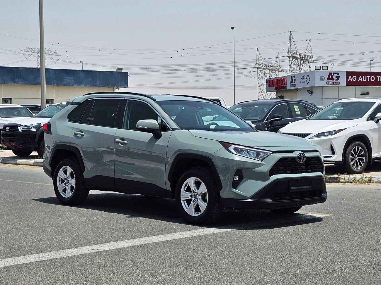 Toyota RAV4 XLE / SUNROOF/ DVD CAMERA/ LEATHER ELECTEIC SEAT/ AUTO TRUNK/ E BRAKE/ LOT# 40870