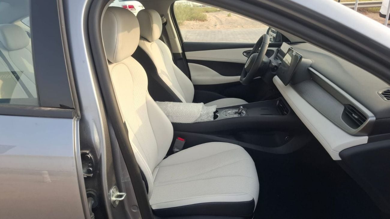 بي واي دي سيل 05 DM-i 2025 BYD SEAL 05 DMI  (Export Price 50000 Aed)