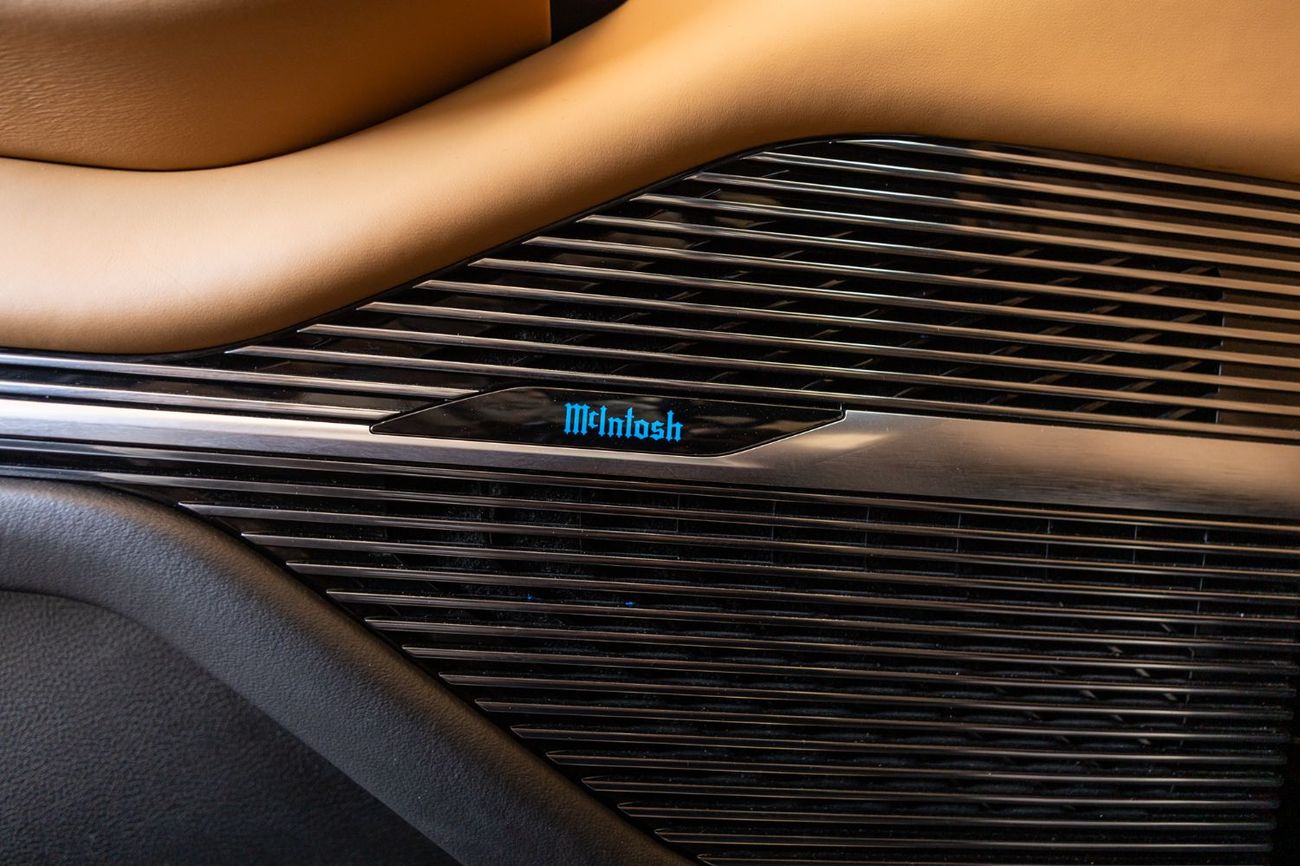 جيب جراند واجونير Series III 3.0T