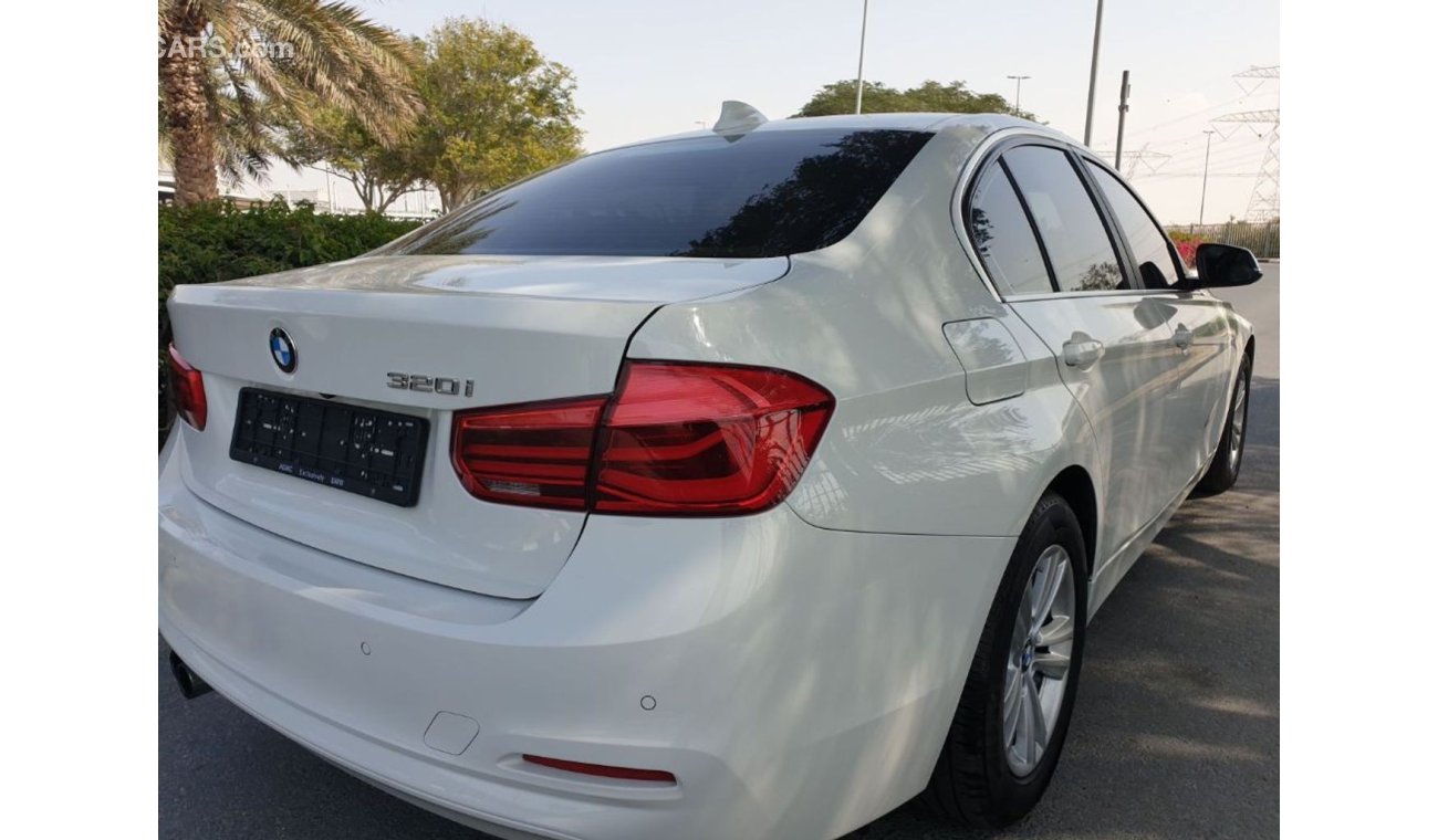 بي أم دبليو 320 GCC Specs - Full Service History - Immaculate Condition