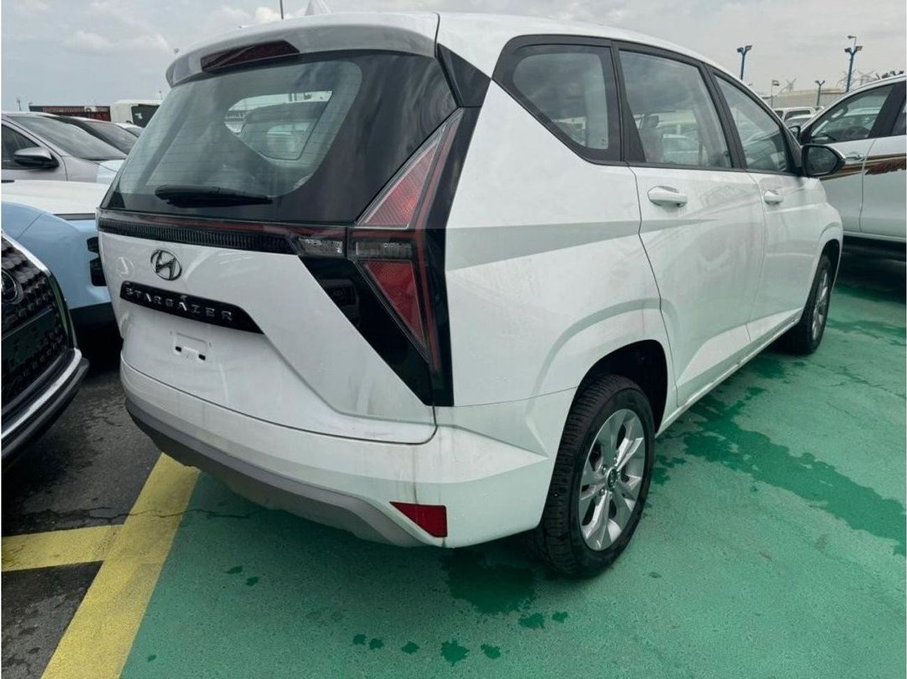 هيونداي جراند ستاريكس HYUNDAI STARGAZER 1.6L PETROL 7 SEATS 2024