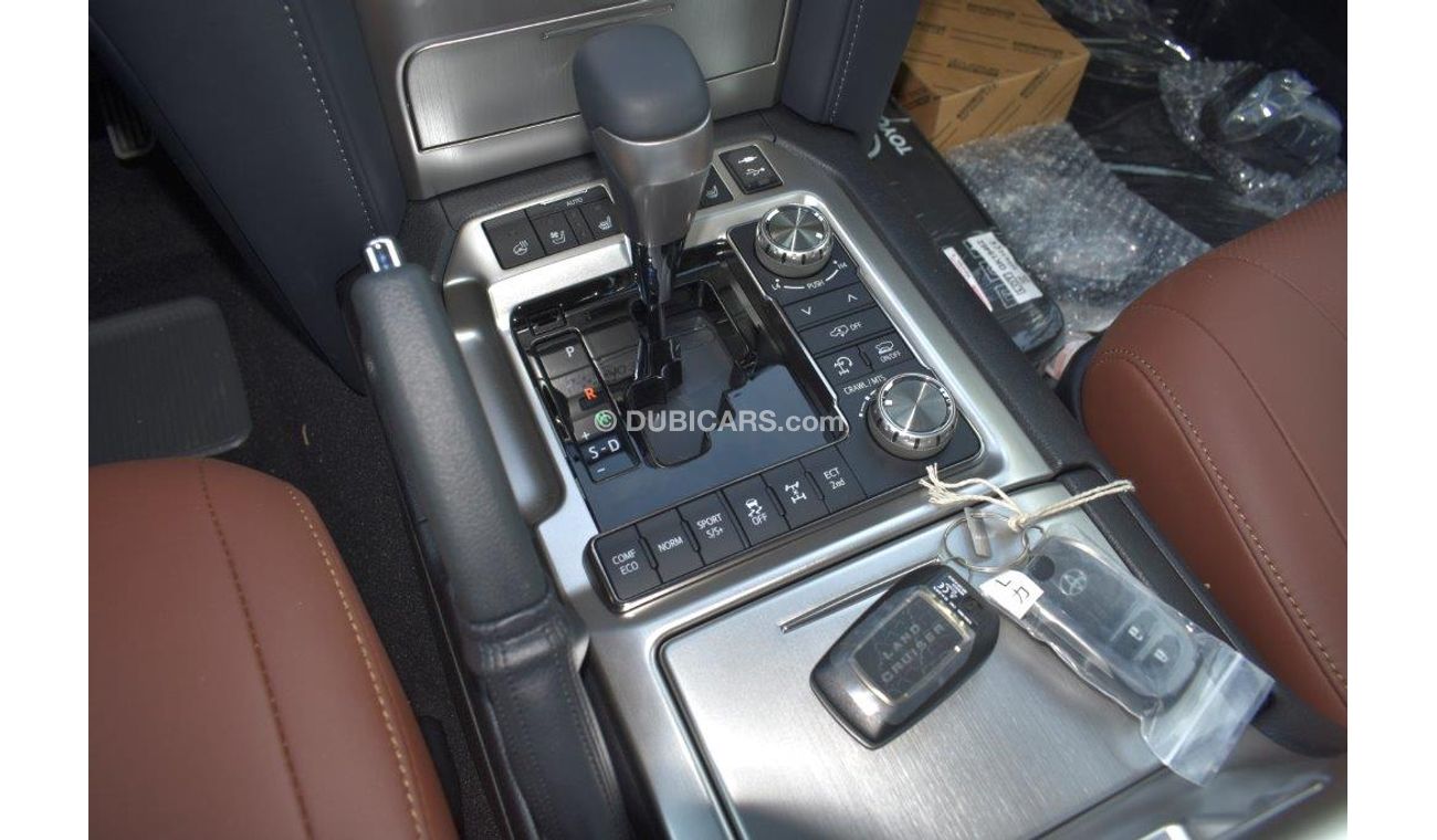 تويوتا لاند كروزر 200 VXR+ V8 4.5L Turbo Diesel 7 Seat Automatic Executive Lounge