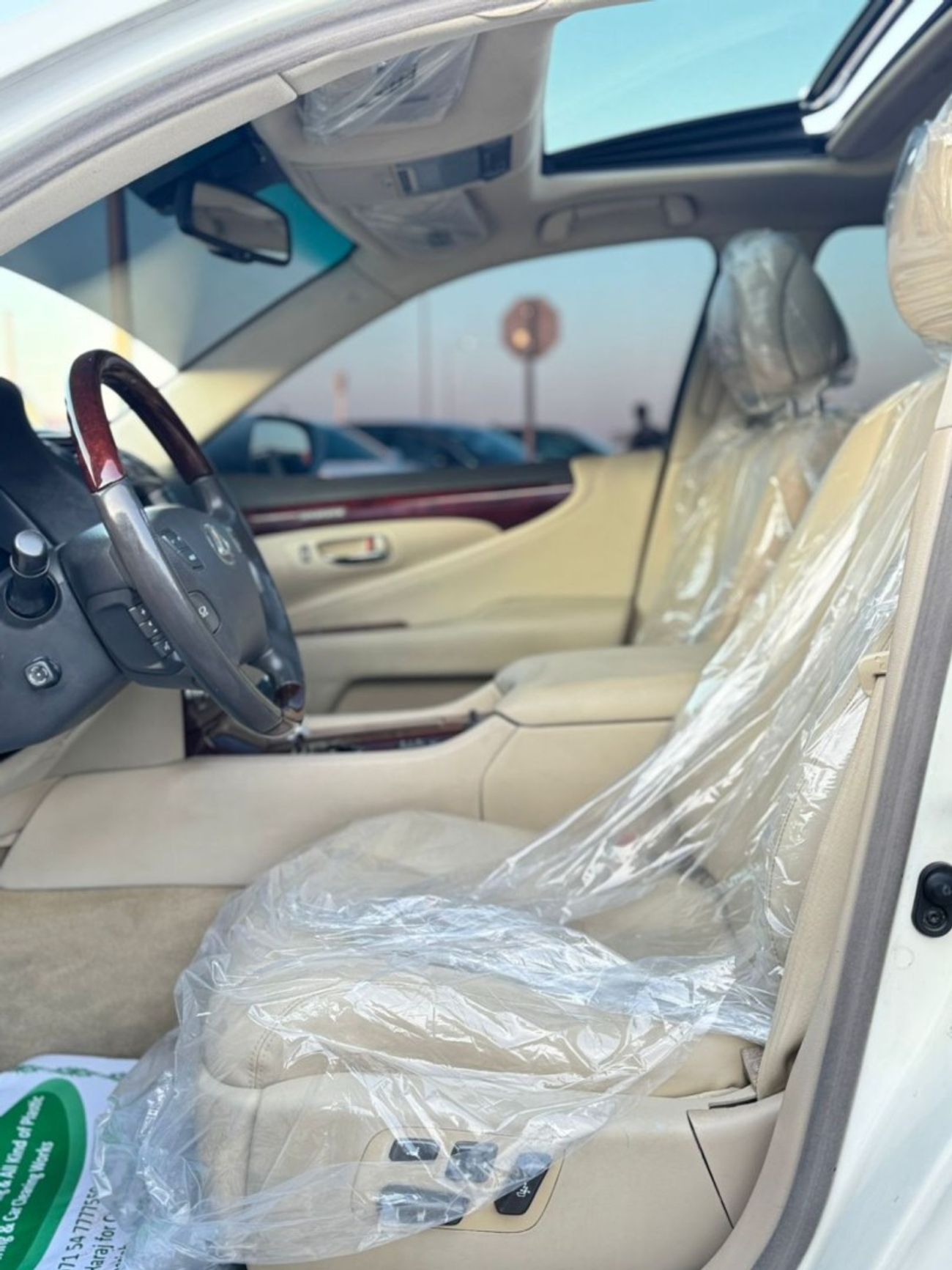 لكزس LS 460 L 4.6L In excellent condition and requires no expense