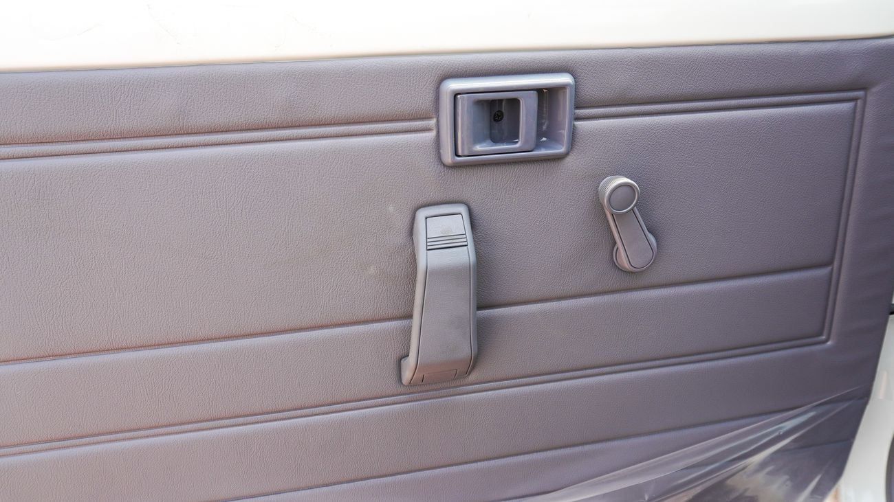 Toyota Land Cruiser Pick Up 4.2L Diesel Single Cabin M/T