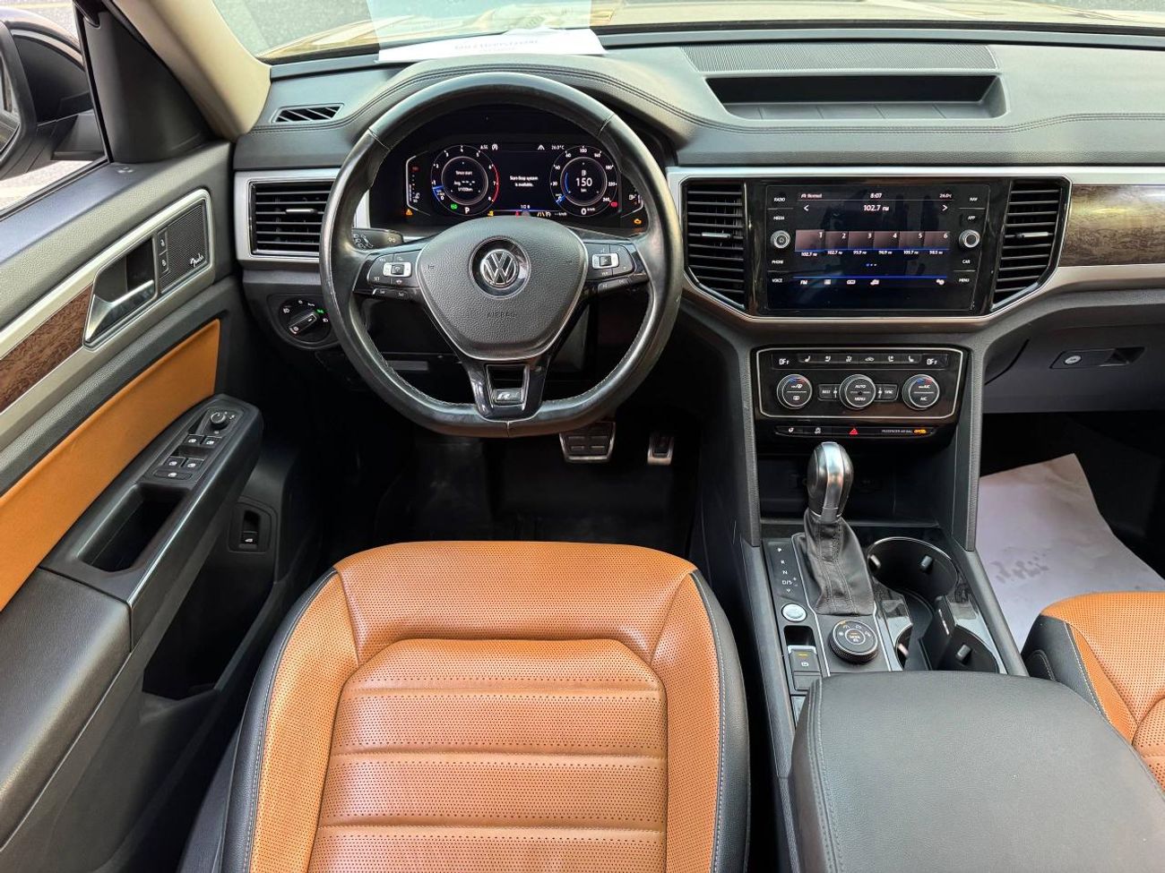 فولكس واجن اطلس R-LINE / 4MOTION / V6 3.6L / فتحة سقف بانورامية / بحالة ممتازة / رادار