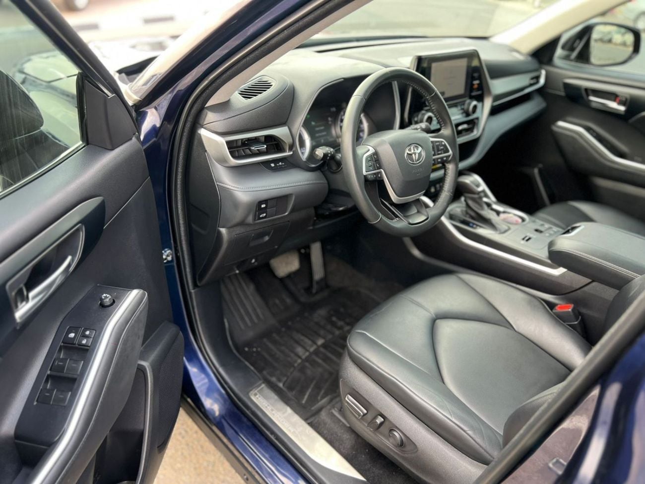Toyota Highlander LTD HEV 2023 Toyota Highlander Hybrid Full Option - 2.5L V4 - Sunroof - Rear Camera & Radar Leather Sea