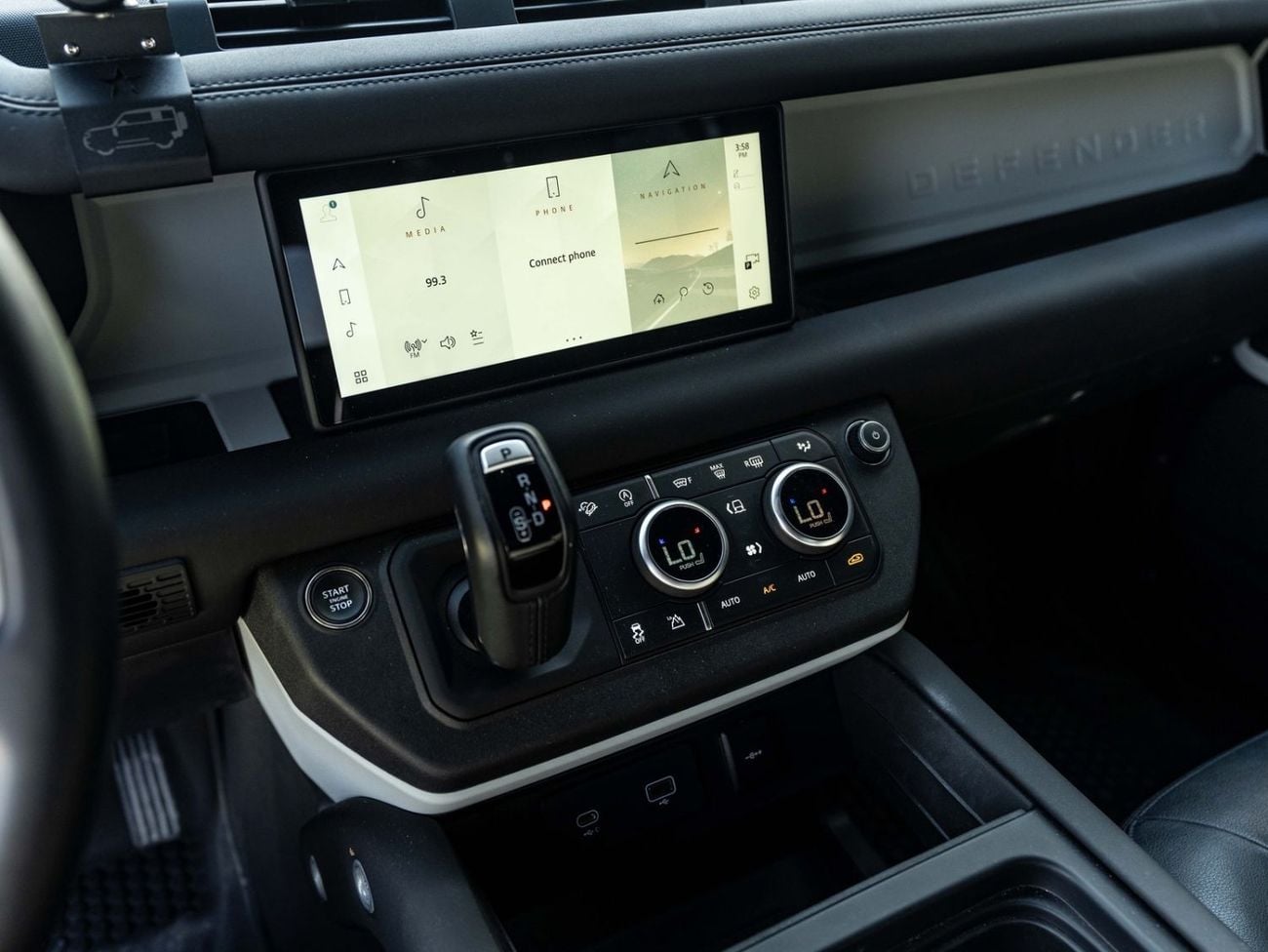 Land Rover Defender 110
