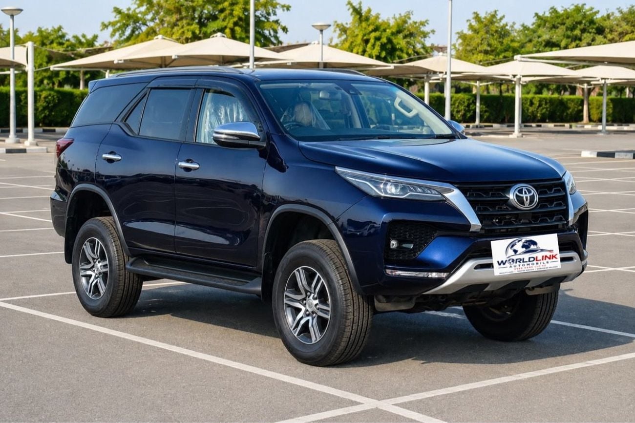 Toyota Fortuner 2.8L Cylinder 4 Diesel Automatic Gear 7 seaters 5 Doors Right Hand Drive 2.8L Diesel Automatic RHD