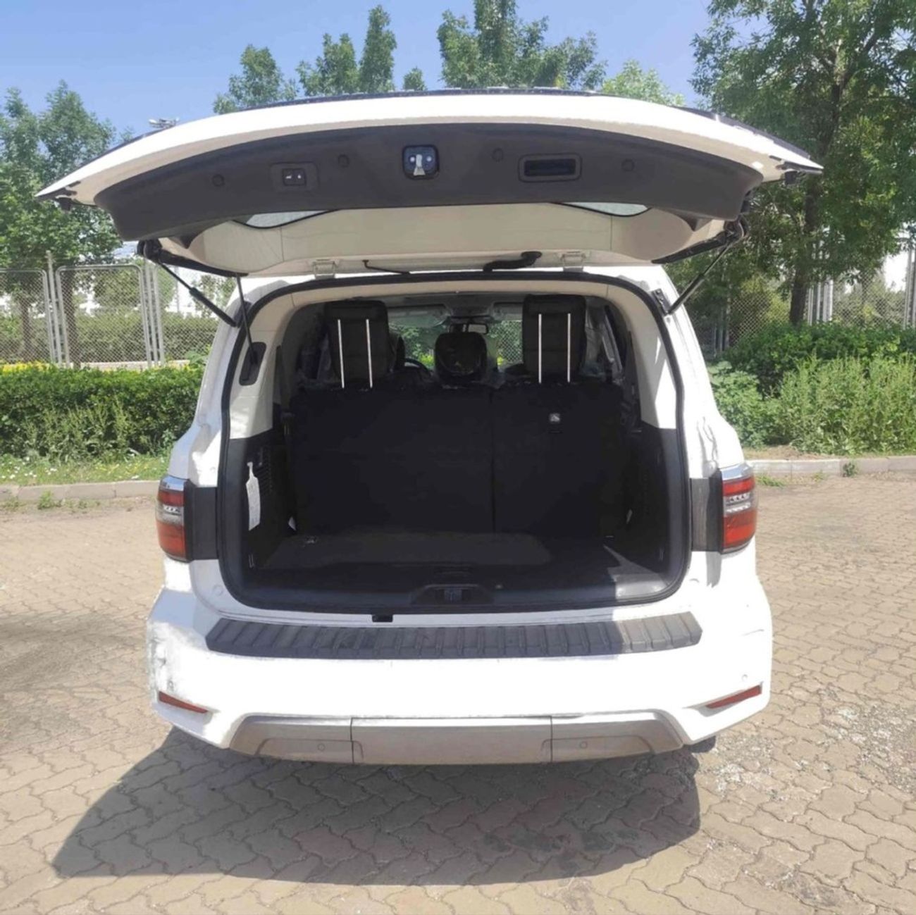 Nissan Armada NISSAN ARMADA SL VVEL V8 5.6L 400HP