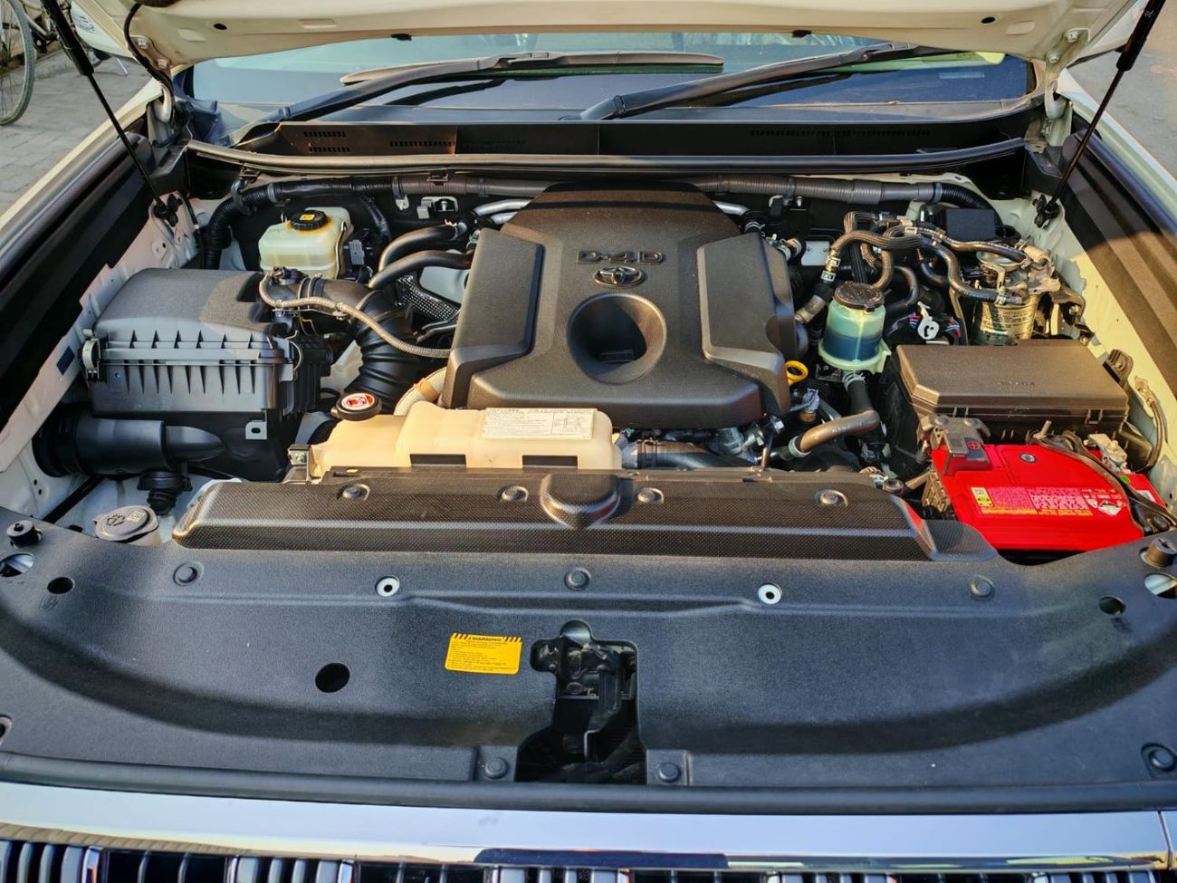 Toyota Prado D4D 2.8 DIESEL 5 SEAT FOUR WHEEL DRIVING