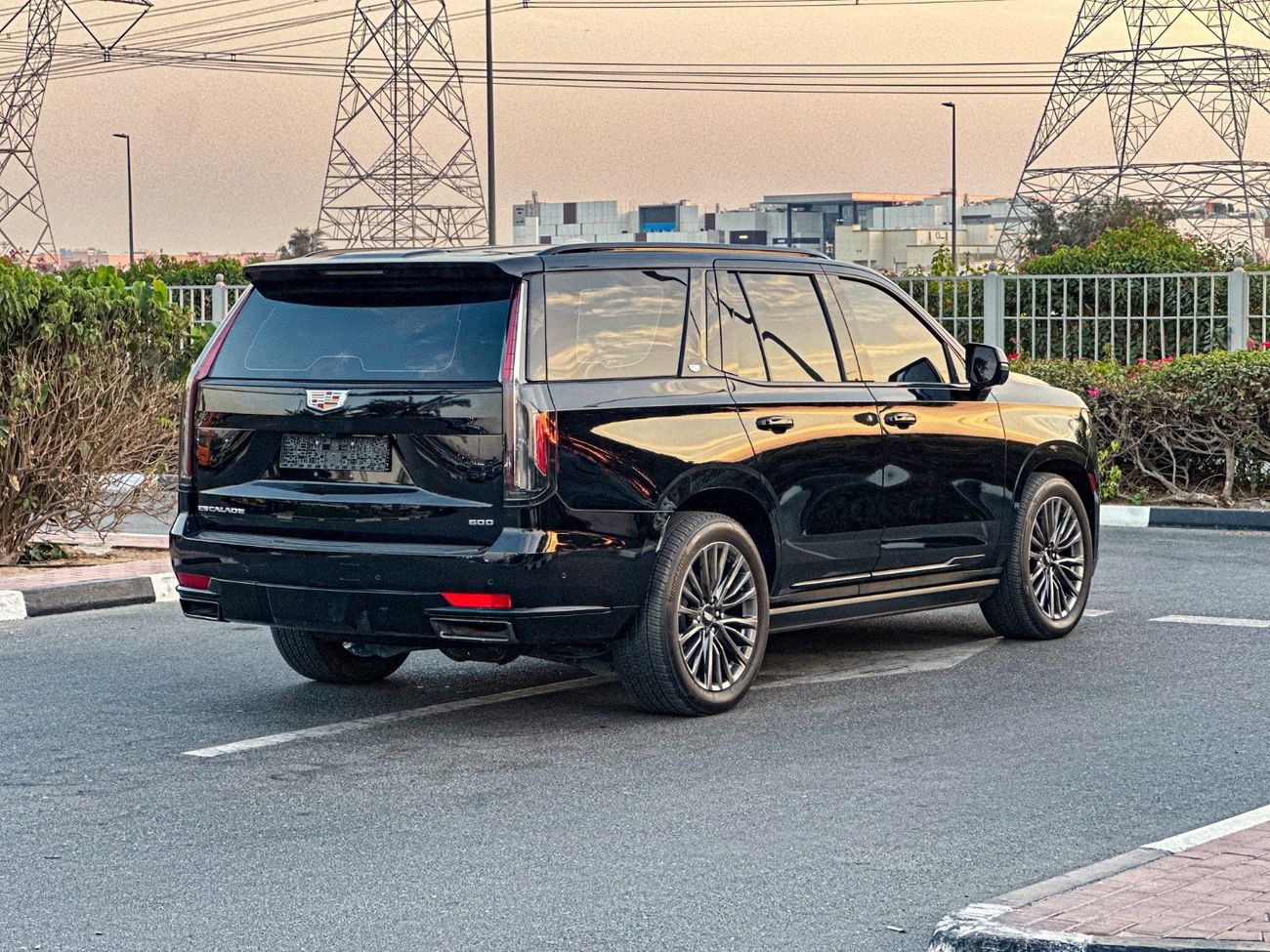 Cadillac Escalade Sport Platinum 6.2L 4WD 2023 Cadillac Escalade Sport Platinum | Law Mileage (29,000 Km) | Gcc Specs