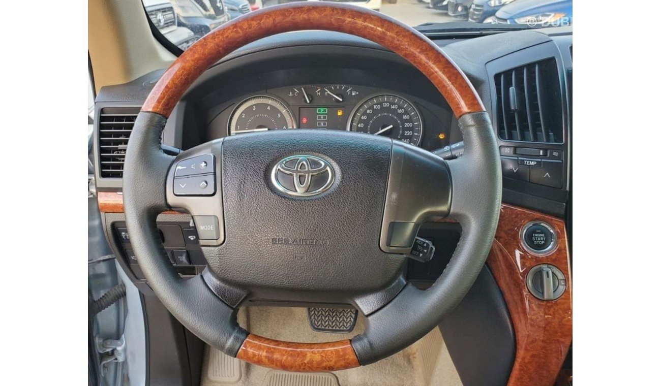 Toyota Land Cruiser GXR V6 2011