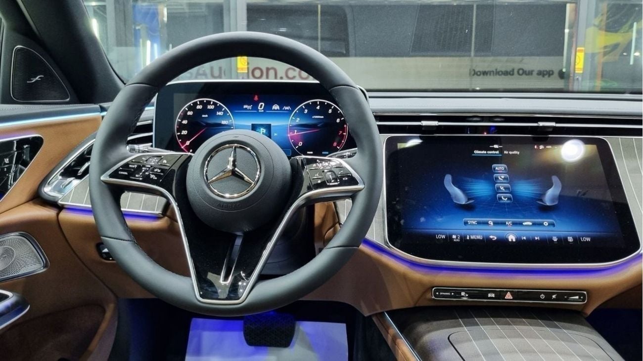 Mercedes-Benz E300 MERCEDES E 300 2024 0KM WITH 3 YEARS WARRANTY FOR 320K AED