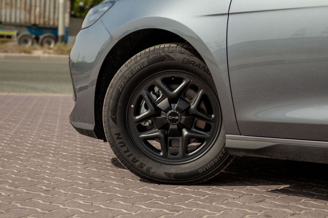 BYD Seal 2025 BYD Seal 05 Dm-I Luxury 1.5L - Plug-In Hybrid - Grey Inside Grey | Export Only