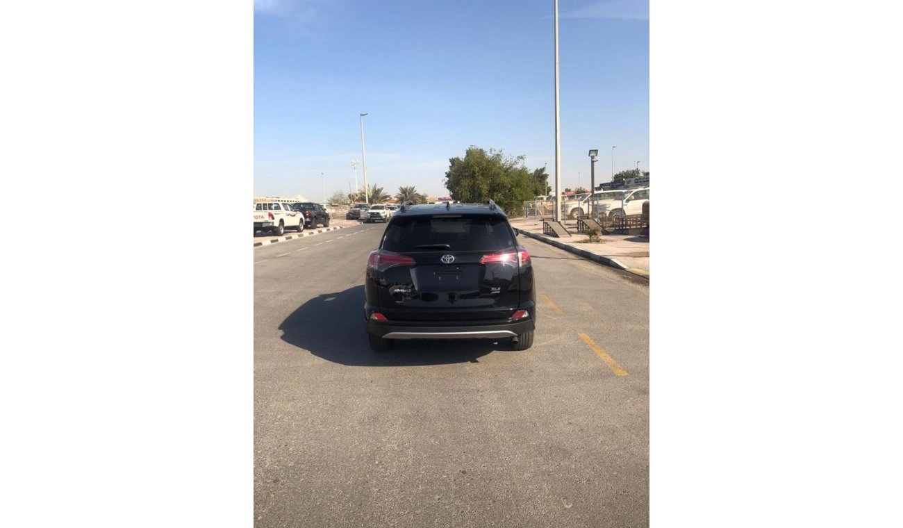 تويوتا راف ٤ TOYOTA RAV4 FULL OPTION