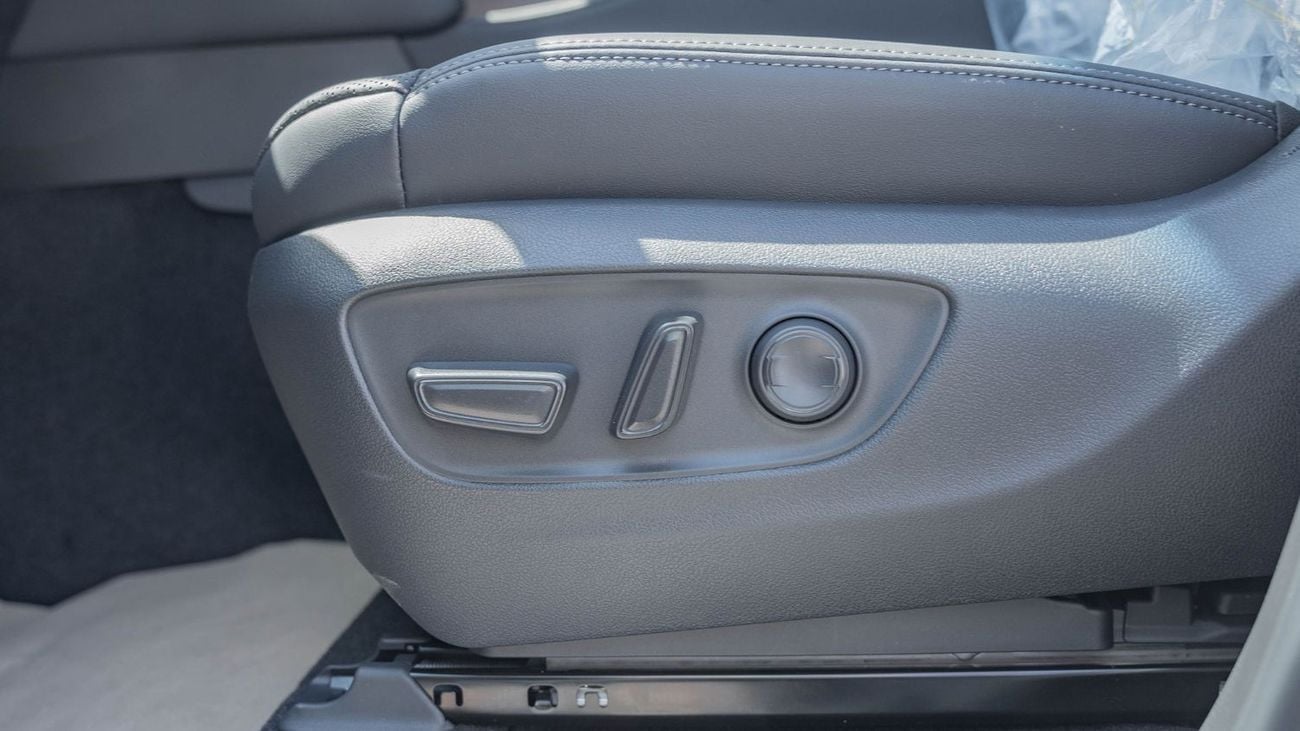 تويوتا لاند كروزر 2025 Toyota Land Cruiser 300 GXR 3.3L AT Diesel (White-Black)