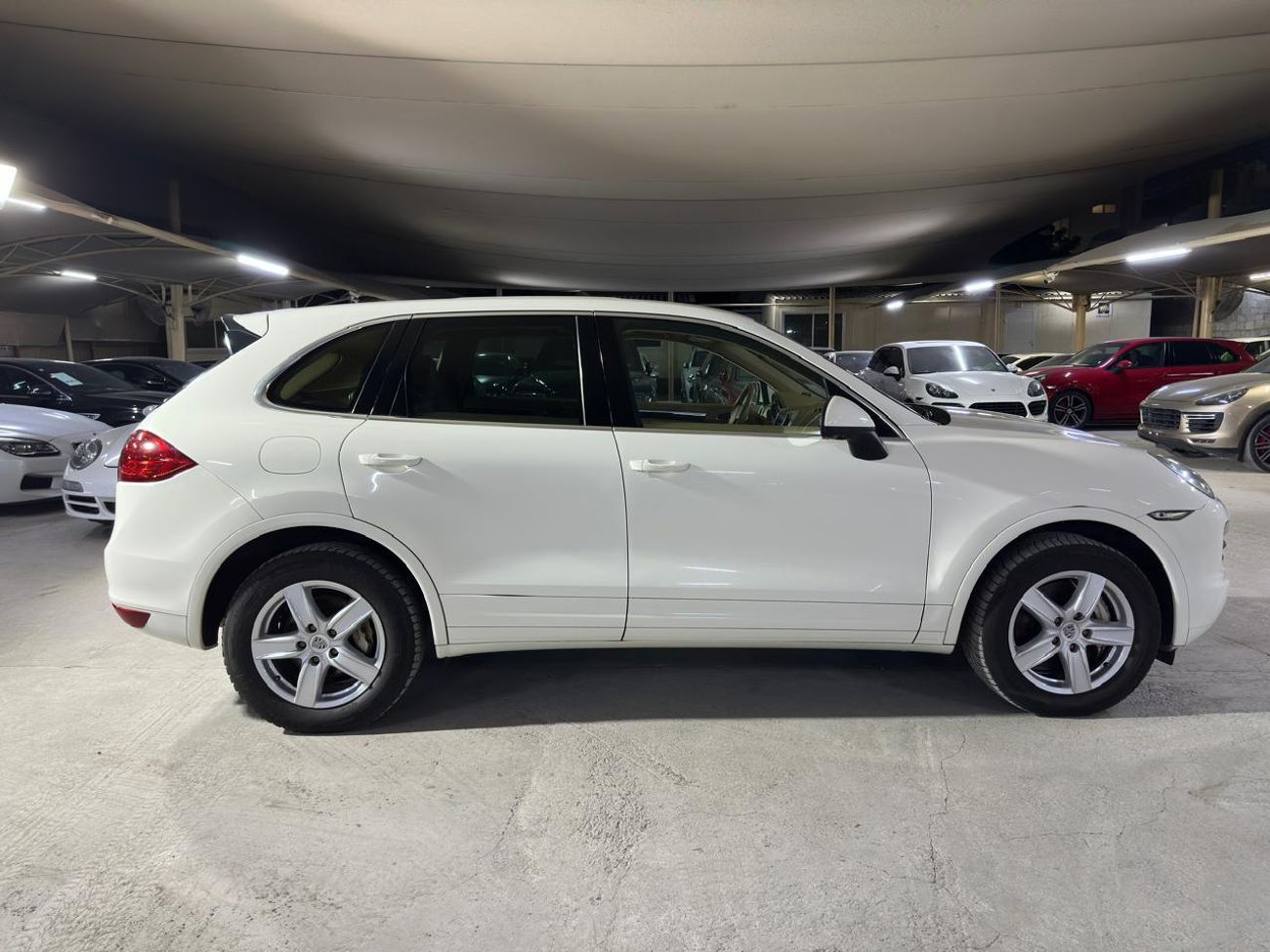 Porsche Cayenne S 4.8L PORSCHE CAYENNE S 2012 | 14-WAY ADAPTIVE SEATS | SUNROOF | PORSCHE SERVICE HISTORY