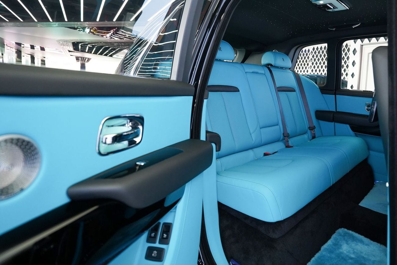 Rolls-Royce Cullinan SILVER BADGE