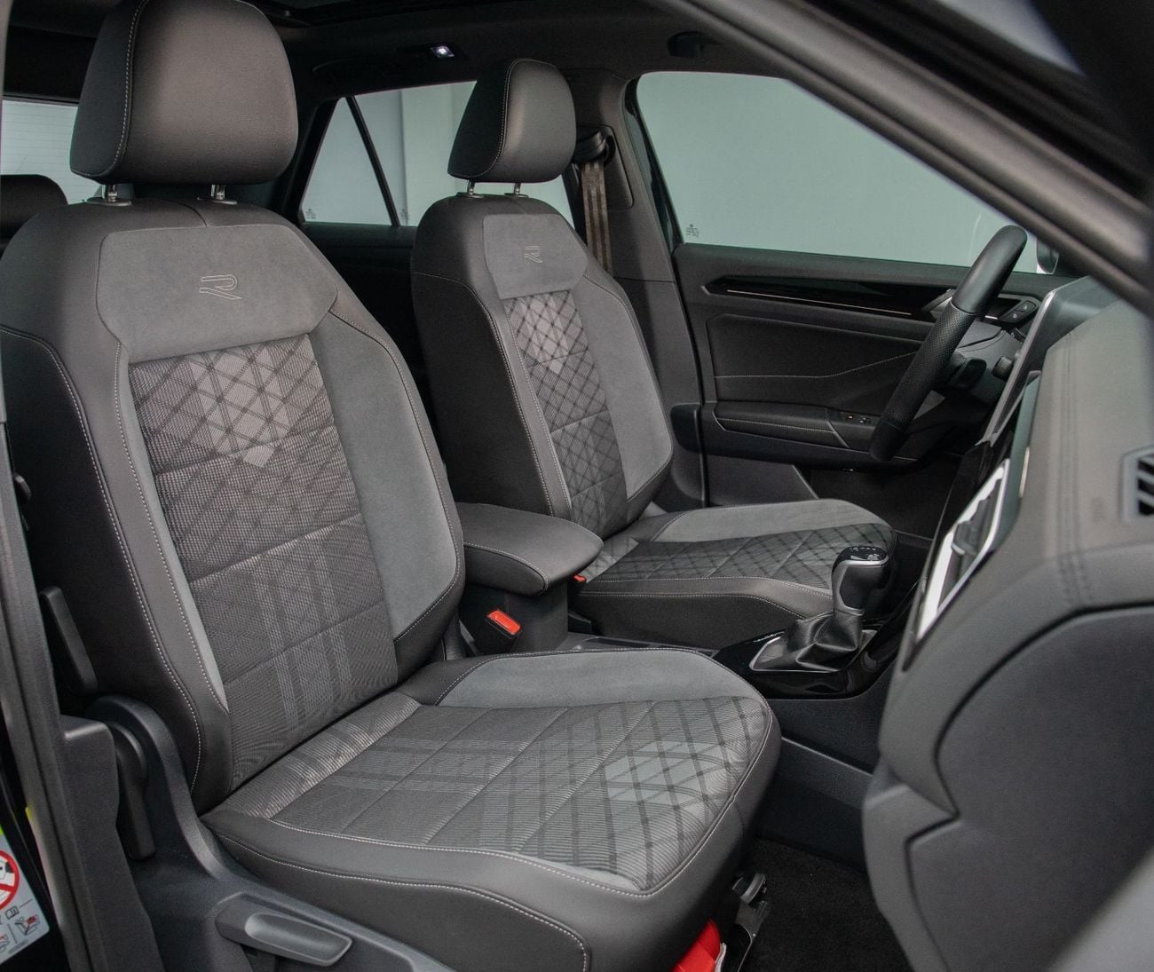 فولكس واجن T ROC R-line 1.4L