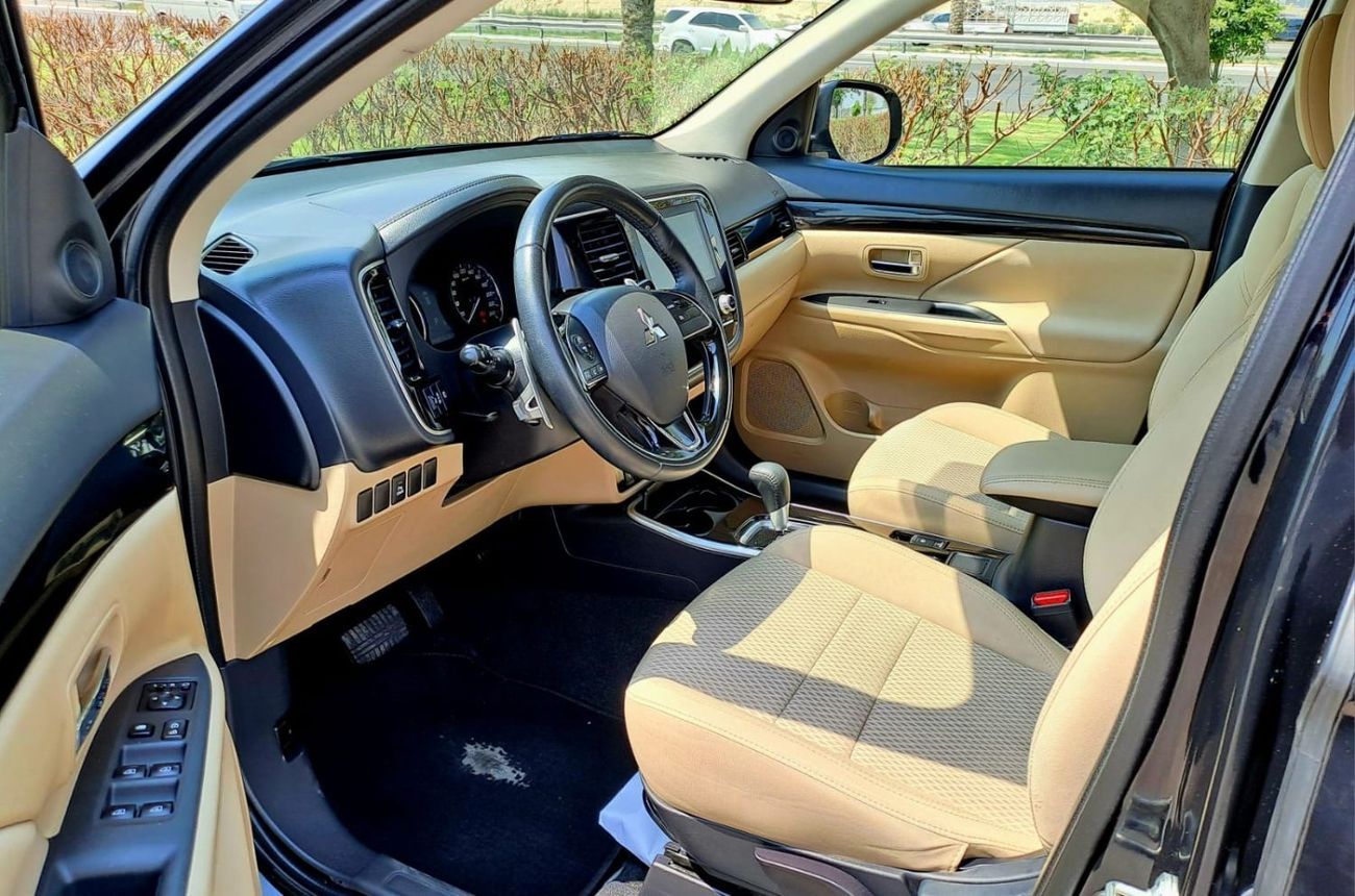 Mitsubishi Outlander GLX High 2.4L 899-Monthly l GCC l Cruise, Camera, 4X4 l Accident Free