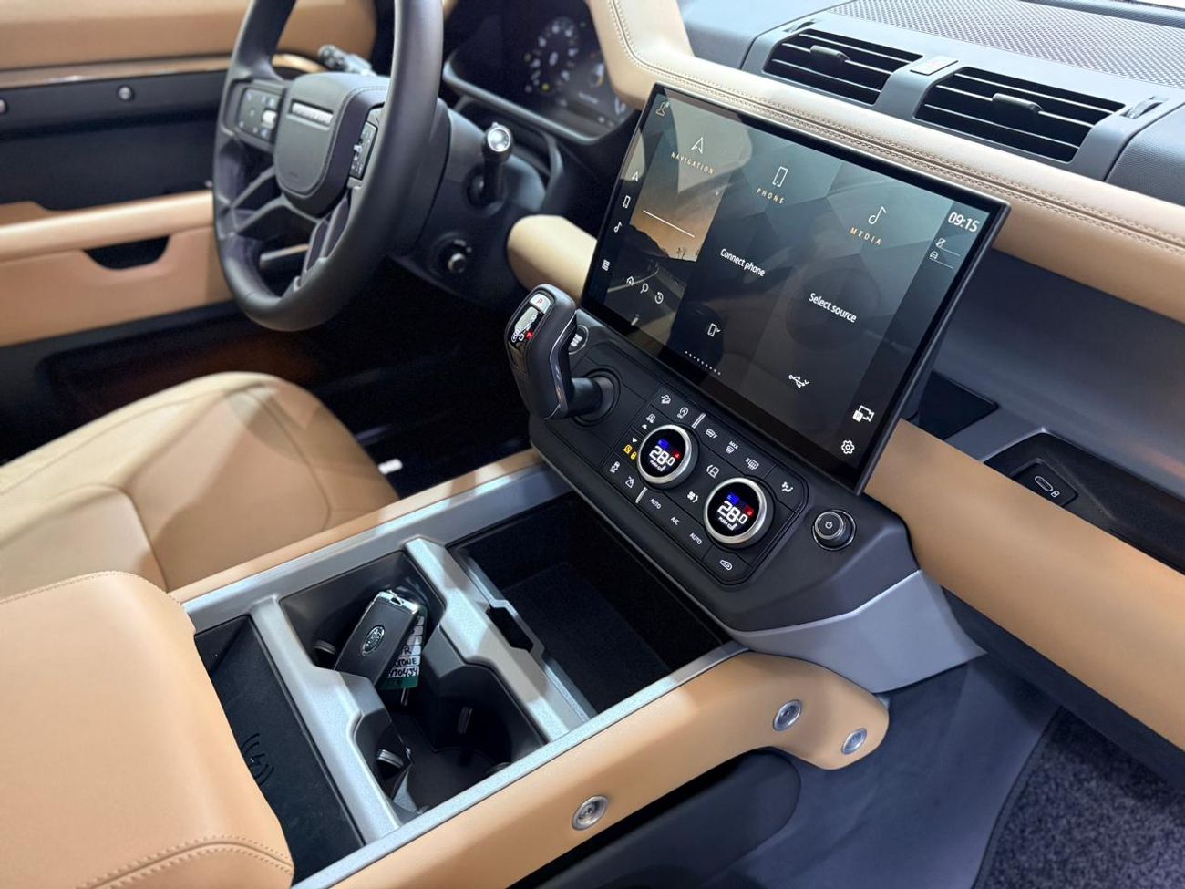 لاند روفر ديفندر X DYNAMIC P400 2026