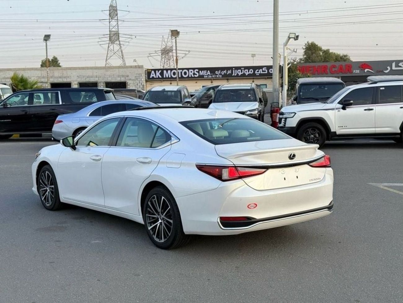 لكزس ES350h 2024 LEXUS ES350H/ HYBRID / 1200 KM ONLY