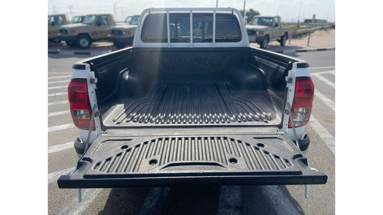 Toyota Hilux 2019 Toyota Hilux 2.7L V4 - AWD 4x4 - Full Option Automatic - Patrol -