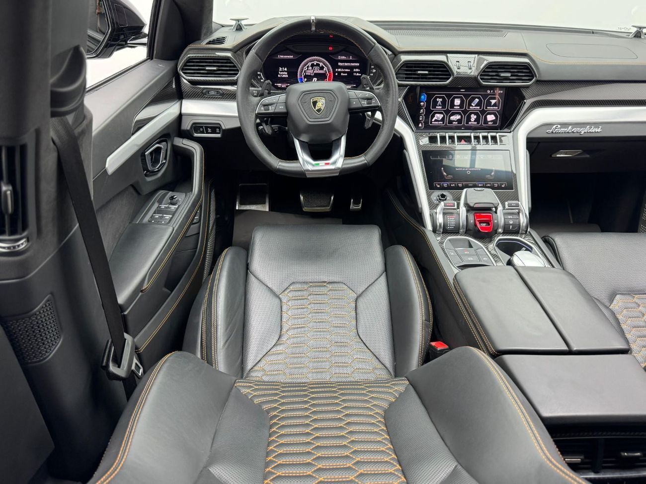 لامبورغيني اوروس 2020 Lamborghini Urus, 1 Year Warranty, Full Service History