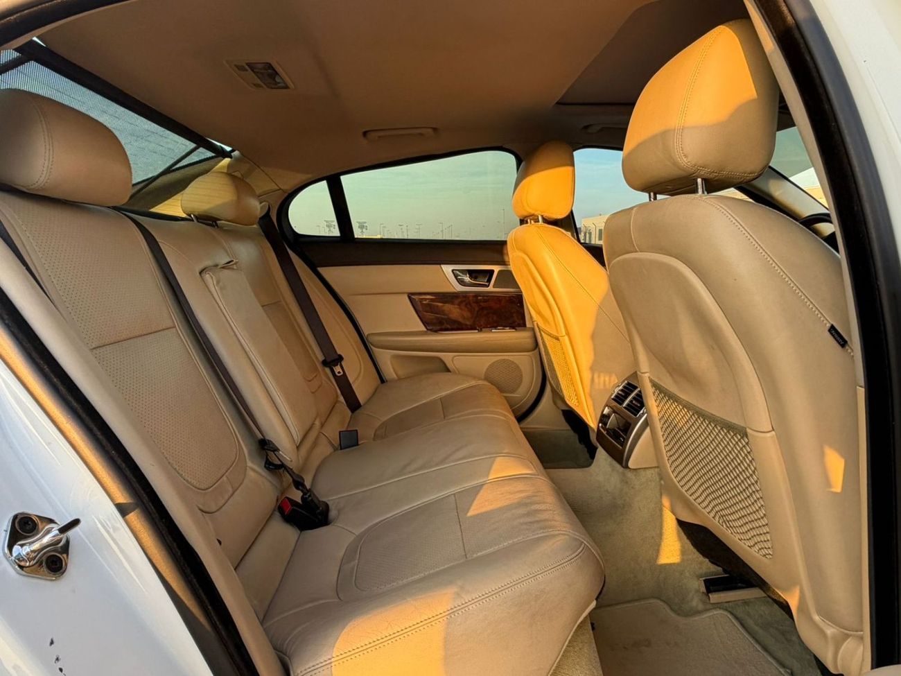 جاكوار XF Premium Luxury 2.0L