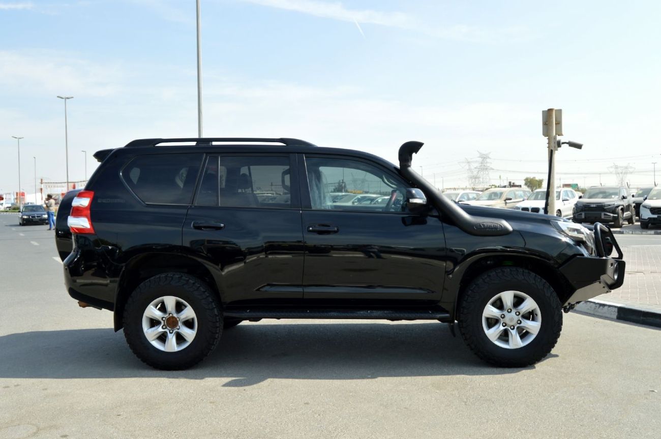 تويوتا لاند كروزر Prado, perfect inside and outside