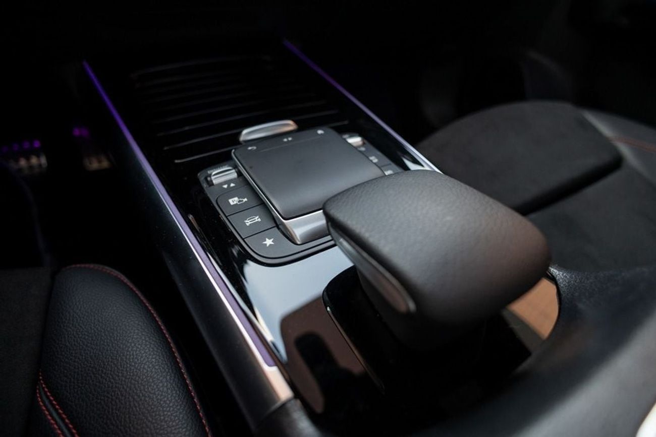 Mercedes-Benz GLA 200 Premium 1.4L Mercedes-Benz GLA200 AMG 2021 GCC under Agency Warranty with Flexible Down-Payment.