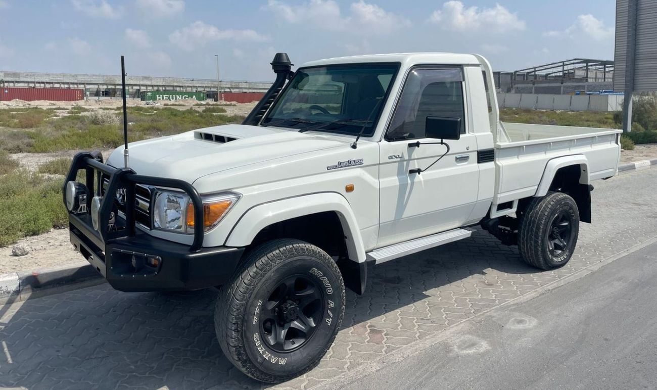 تويوتا لاند كروزر بيك آب RIGHT HAND VEHICLE ONLY FOR EXPORT 4.5 LITER